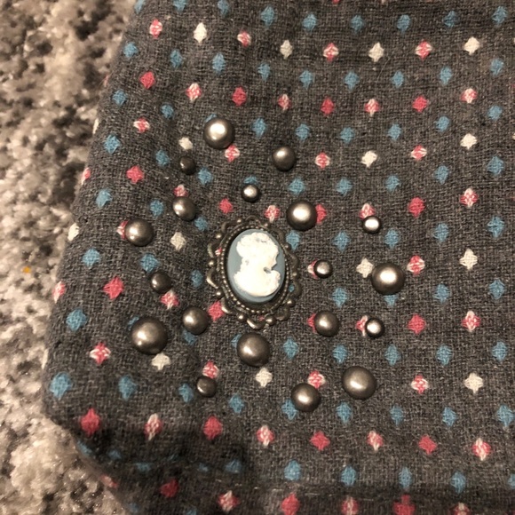 Small Target purse-blue grey with cameo detail - Picture 2 of 7